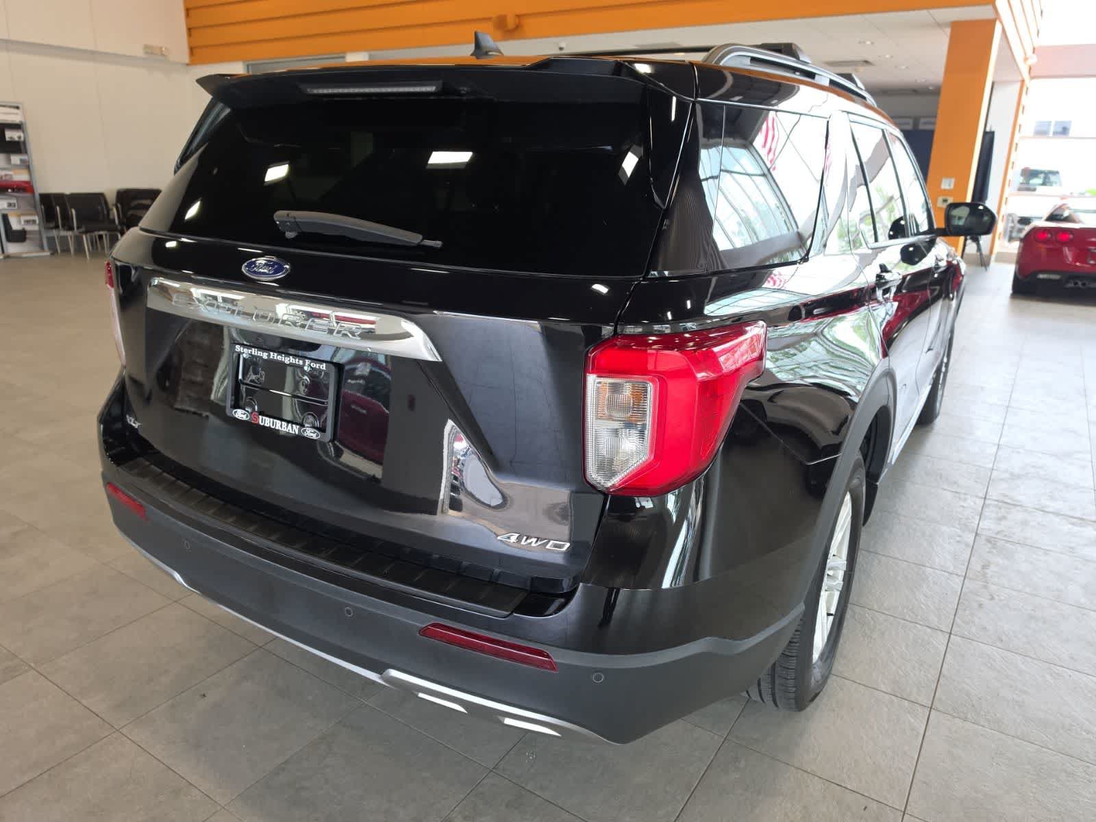 Used 2024 Ford Explorer XLT w/ Equipment Group 202A AWD/4WD image 8