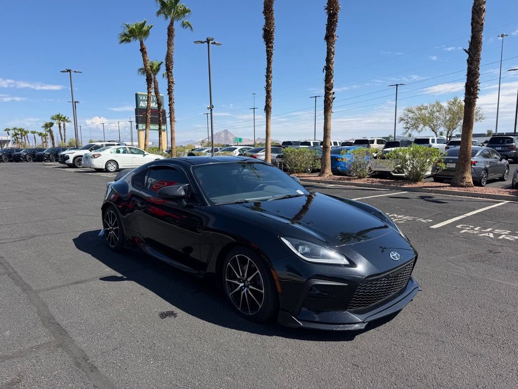 Used 2023 Toyota GR86 RWD image 3
