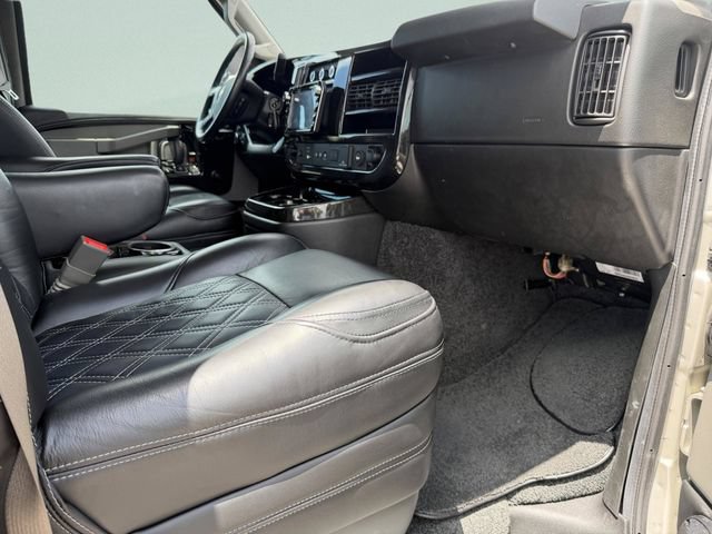 Used 2021 Chevrolet Express 2500 RWD image 17