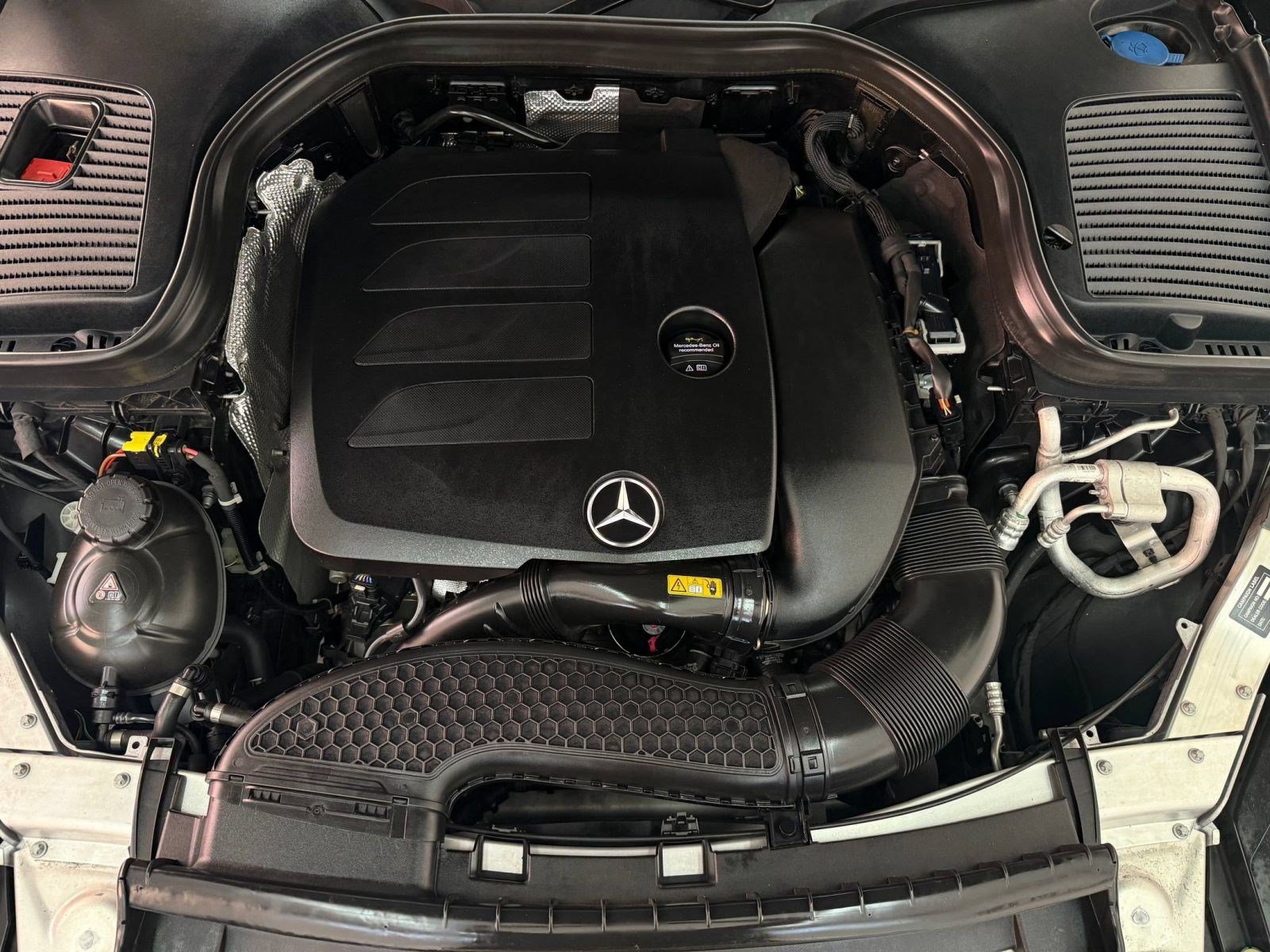 Certified 2022 Mercedes-Benz GLC 300 image 31