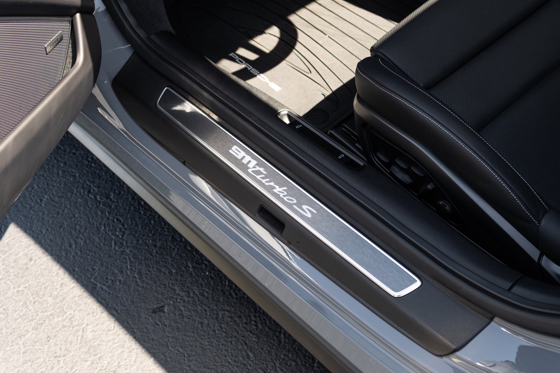 Used 2023 Porsche 911 Turbo S image 32