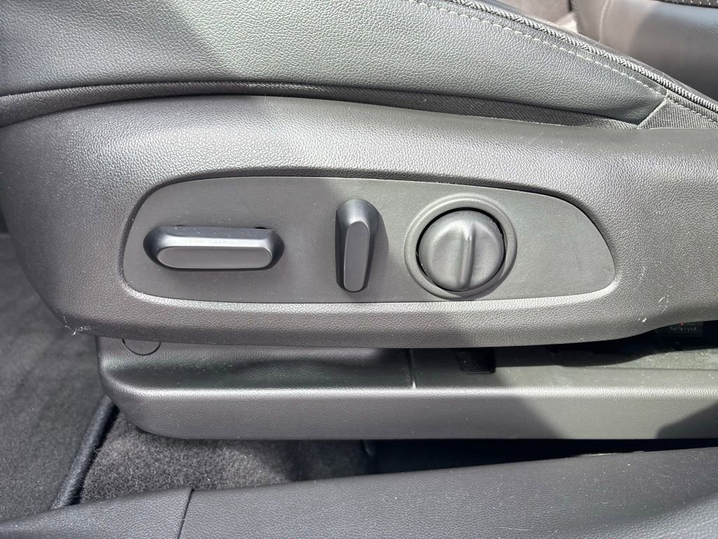 Used 2021 Buick Encore GX Essence w/ Experience Buick Package image 16