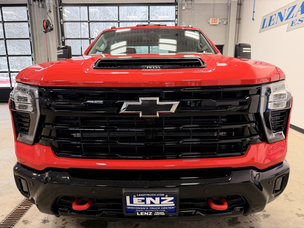 Used 2025 Chevrolet Silverado 2500 LT image 3