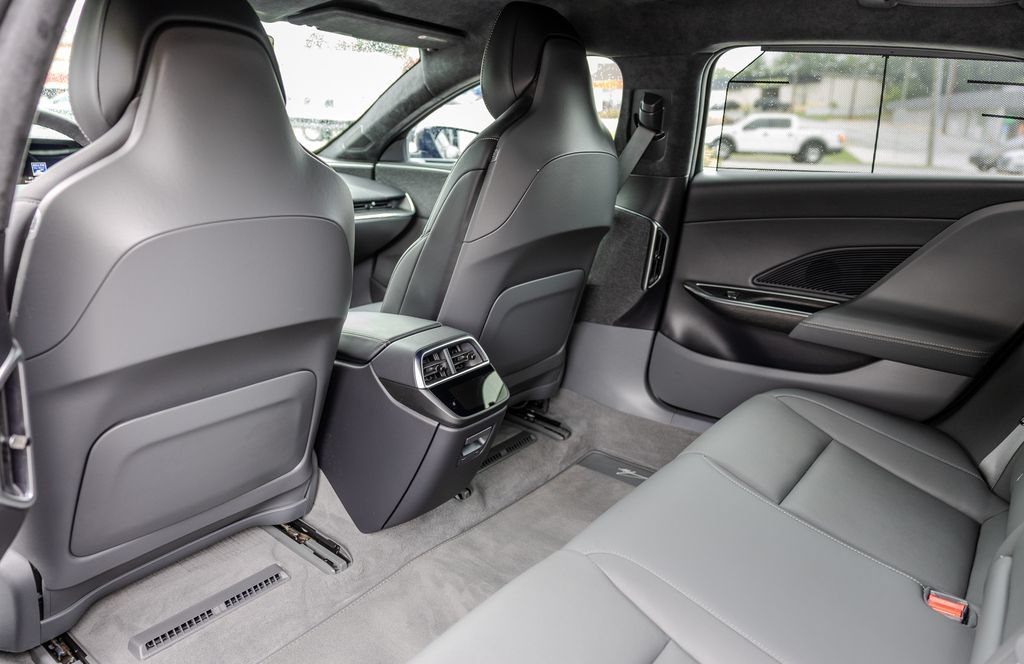 Used 2024 Lucid Air Pure RWD image 17
