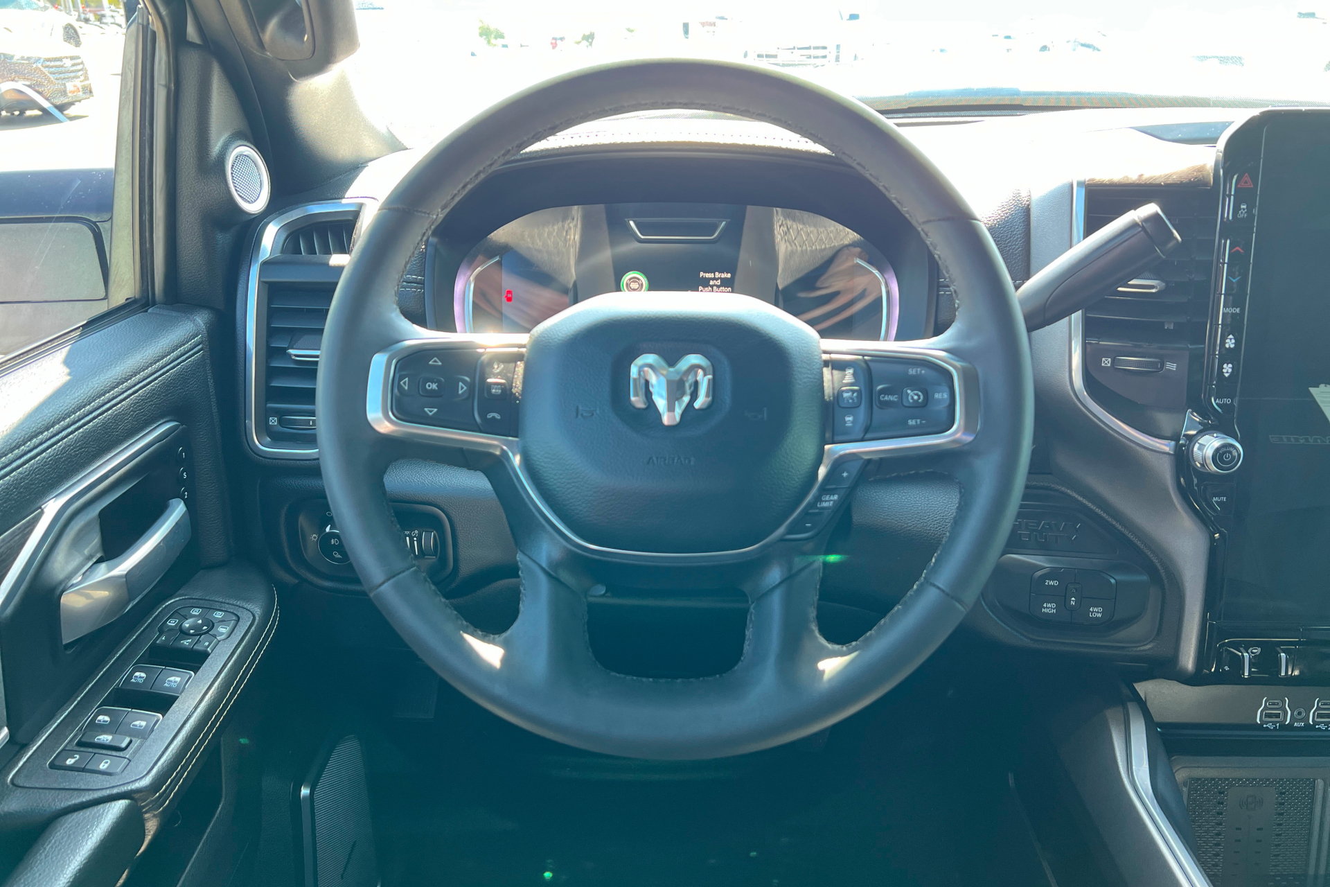 Used 2025 RAM 3500 Laramie AWD/4WD image 12