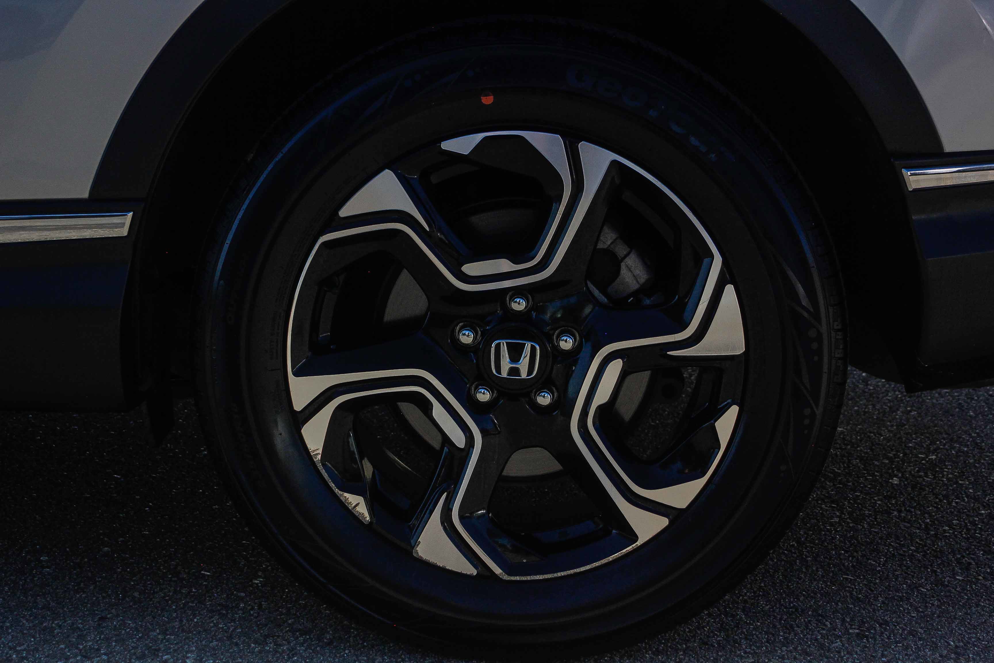 Used 2018 Honda CR-V Touring image 11