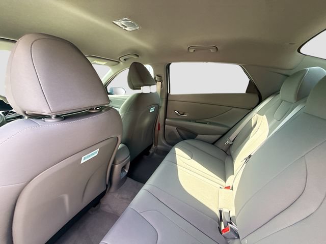 Certified 2025 Hyundai Elantra SEL FWD image 23