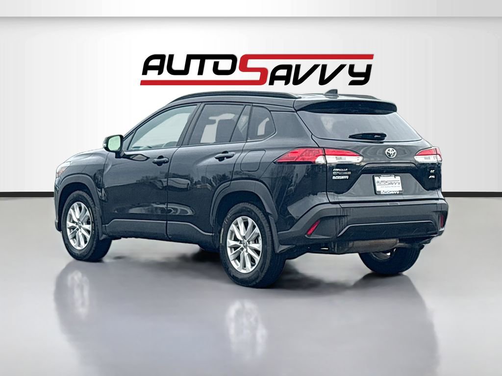 Used 2023 Toyota Corolla Cross LE w/ Moonroof Package image 5