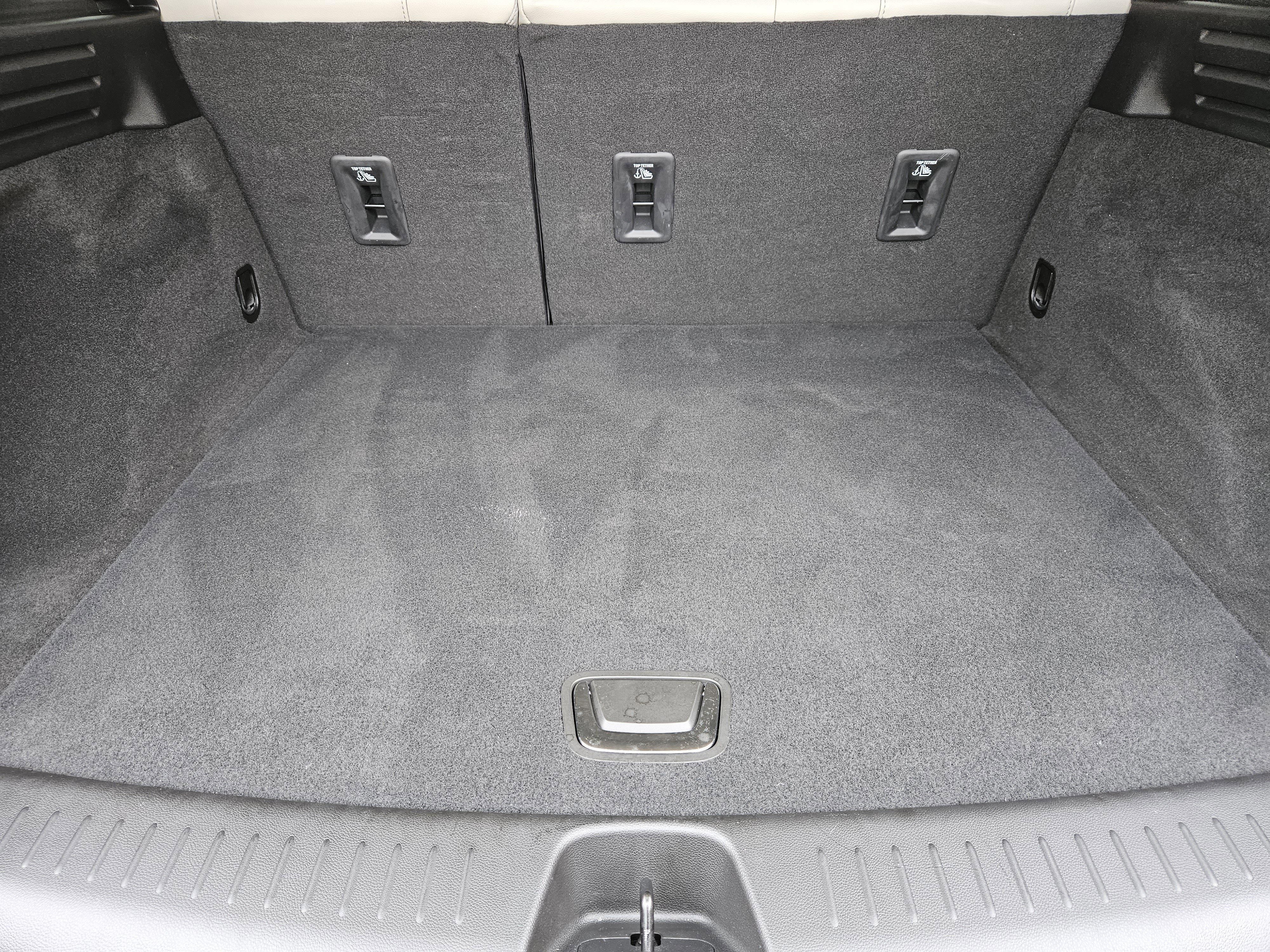 Used 2022 Cadillac XT4 Luxury w/ Cold Weather Package FWD image 30