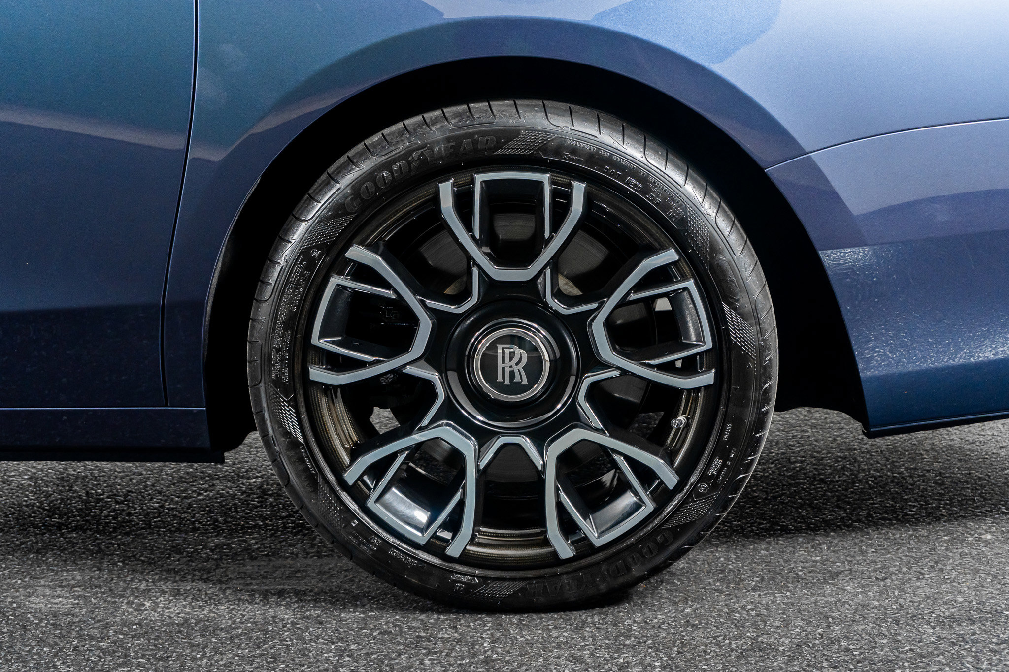 Used 2024 Rolls-Royce Ghost Black Badge w/ Black Badge Ghost Package image 16
