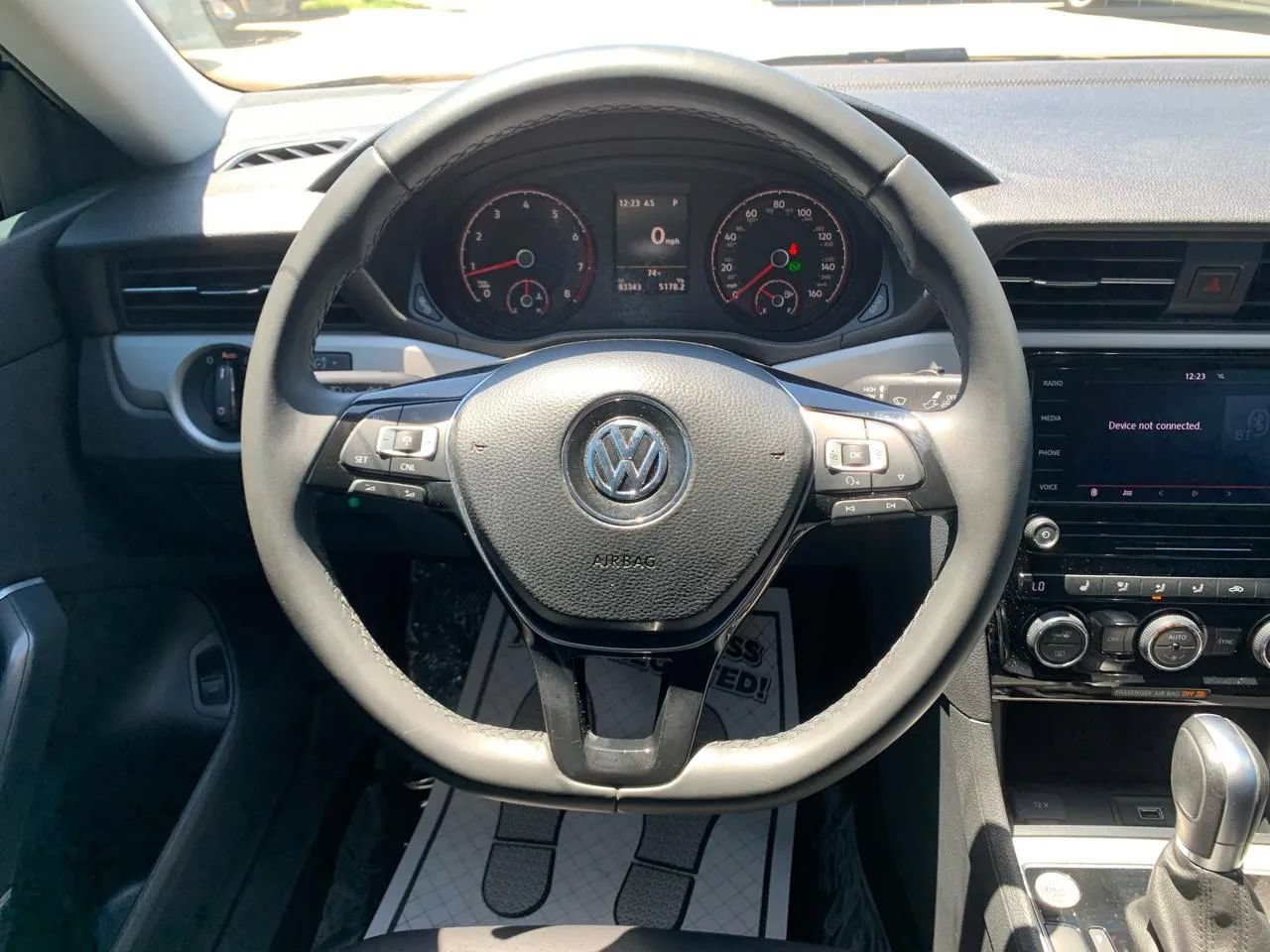 Used 2021 Volkswagen Passat 2.0T SE FWD image 14