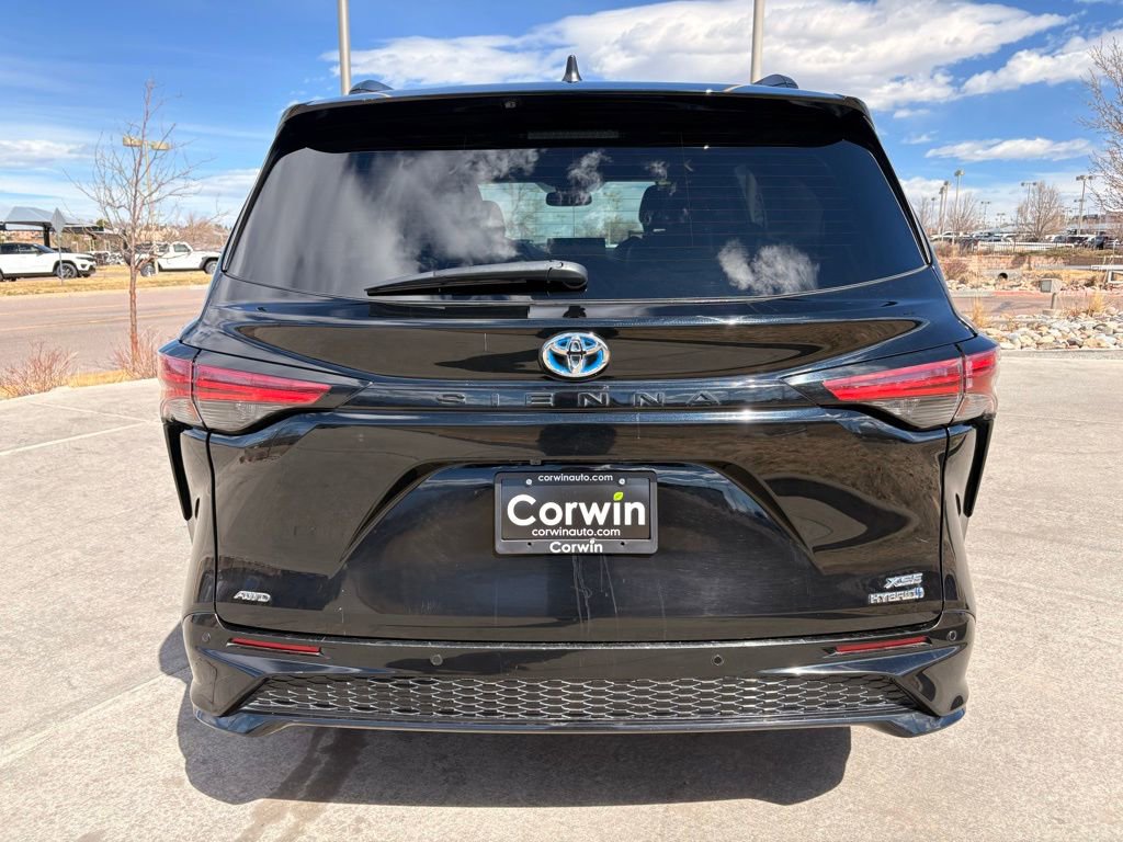 Used 2023 Toyota Sienna XSE AWD/4WD image 8