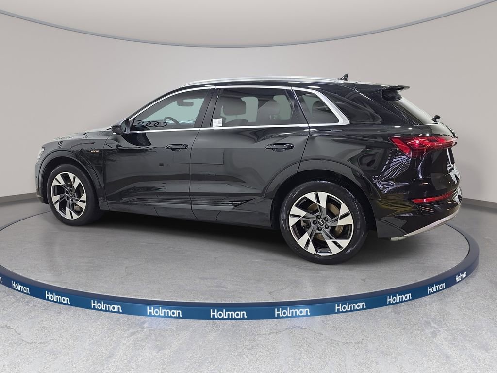 Used 2023 Audi e-tron Premium Plus w/ Premium Plus Package image 9