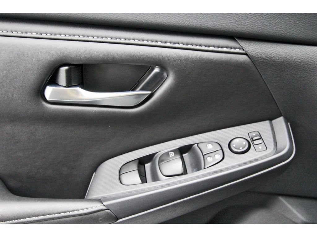 Used 2025 Nissan Sentra SV w/ All-Weather Package FWD image 21
