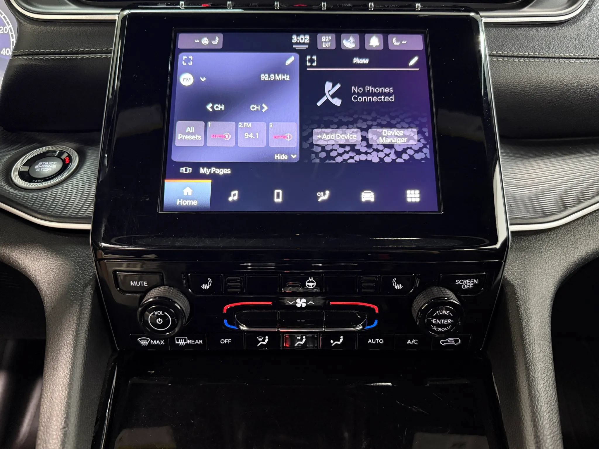 Used 2023 Jeep Grand Cherokee L Laredo AWD/4WD image 25