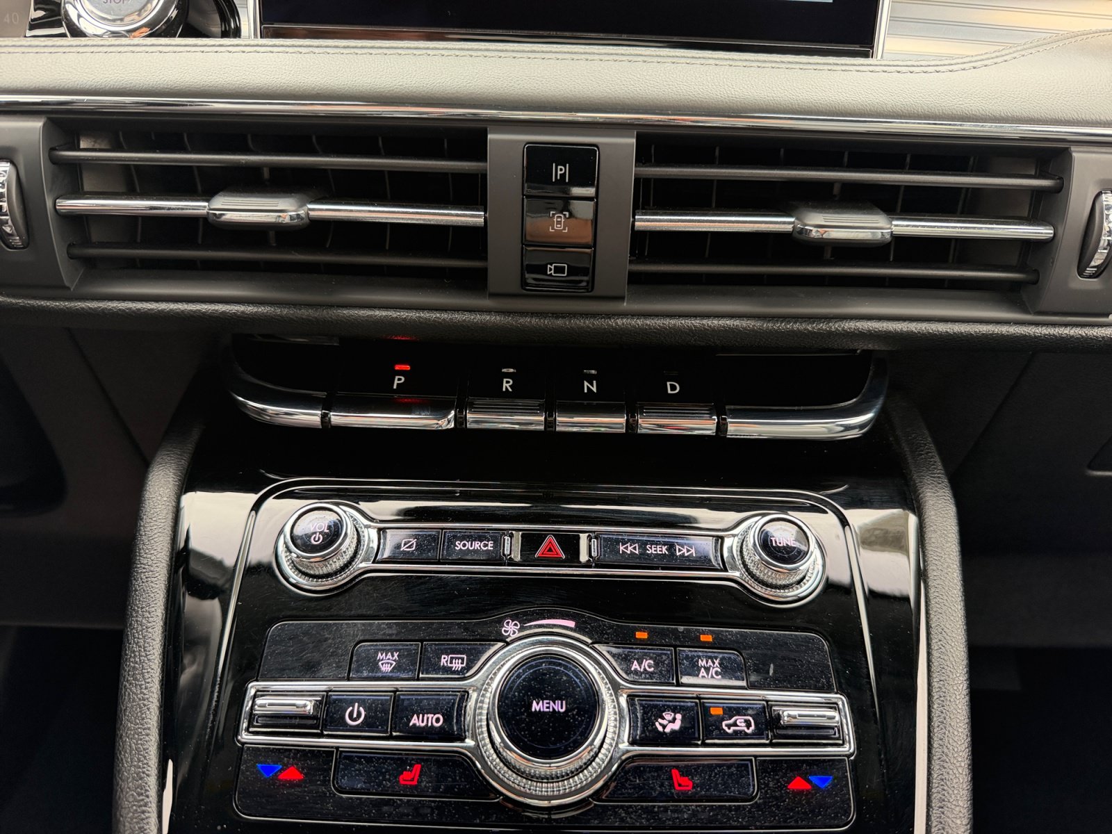 Used 2022 Lincoln Corsair Reserve FWD image 11