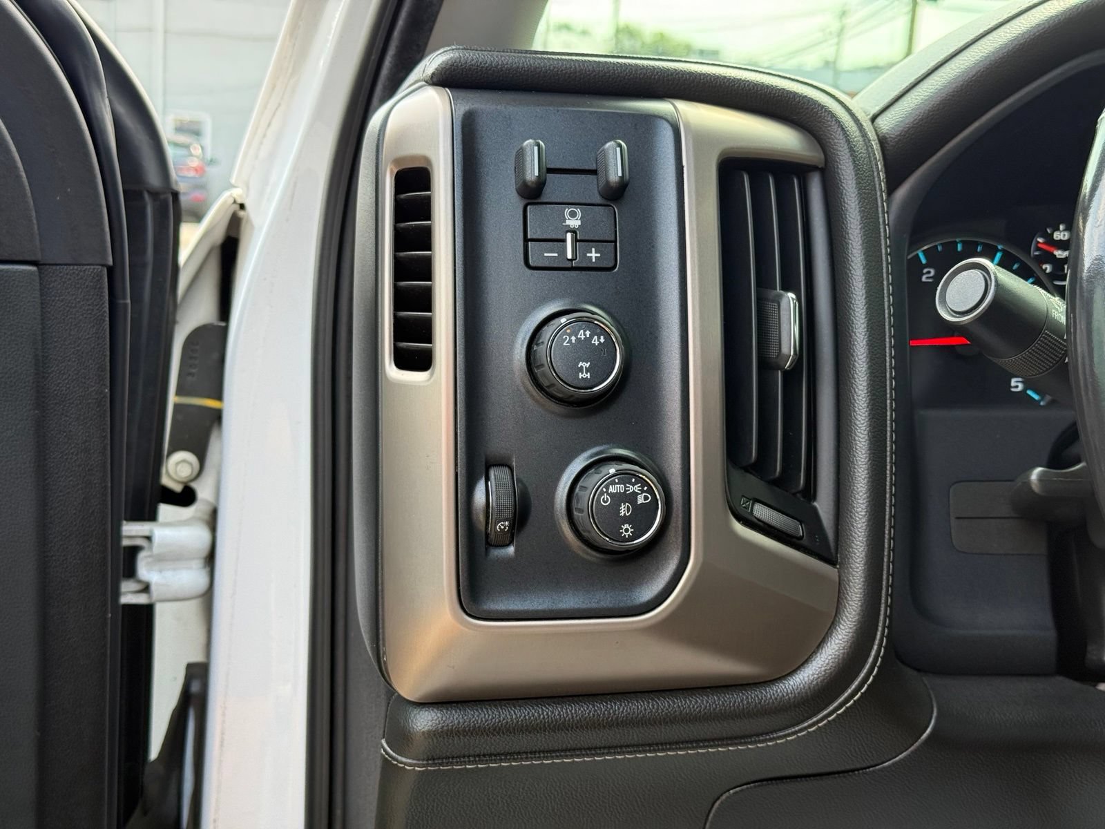 Used 2019 GMC Sierra 2500 Denali w/ Duramax Plus Package AWD/4WD image 28