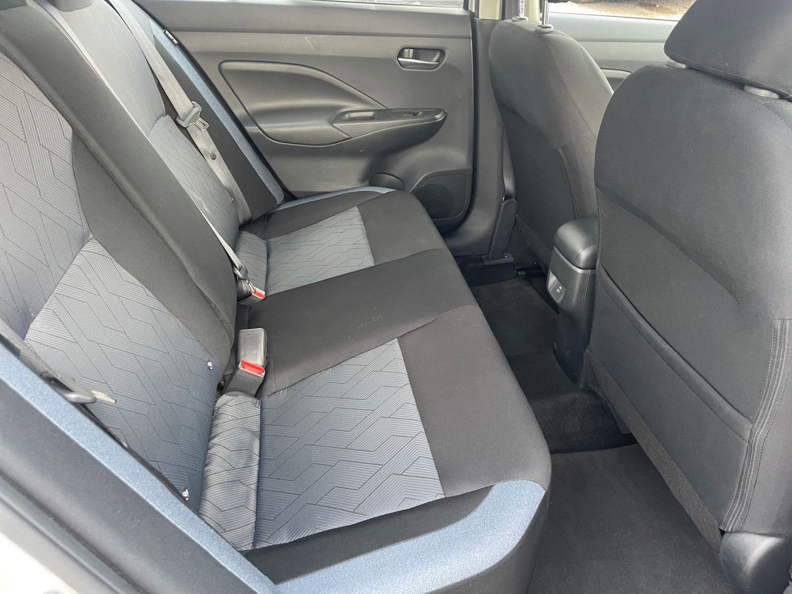 Used 2025 Nissan Versa SV FWD image 21