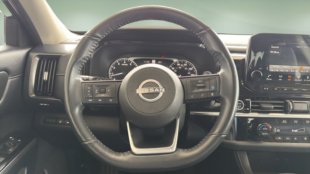 Used 2024 Nissan Pathfinder SL AWD/4WD image 18