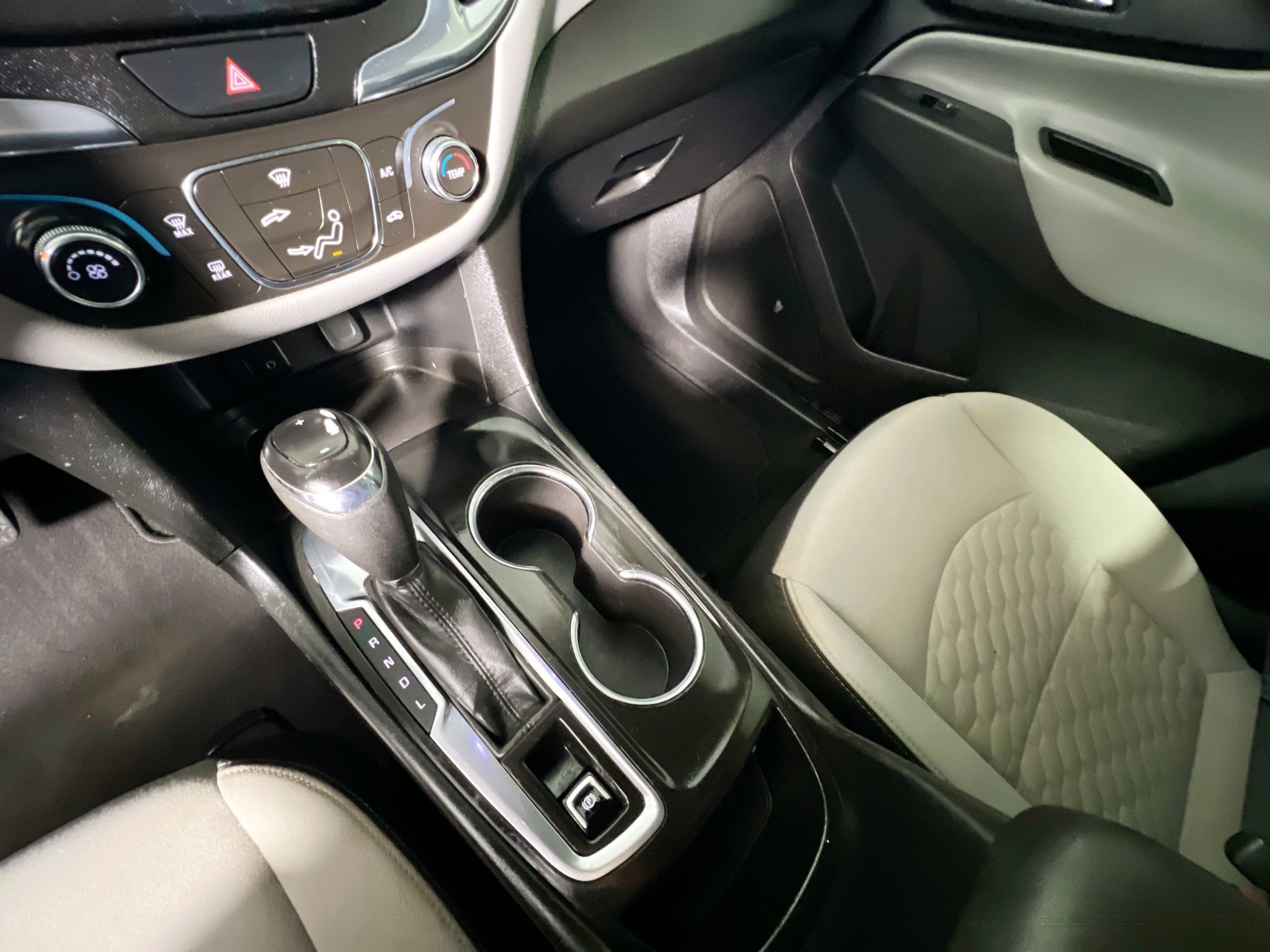 Used 2018 Chevrolet Equinox LS image 25