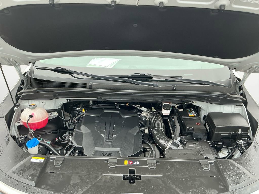 Used 2023 Kia Carnival LX image 18