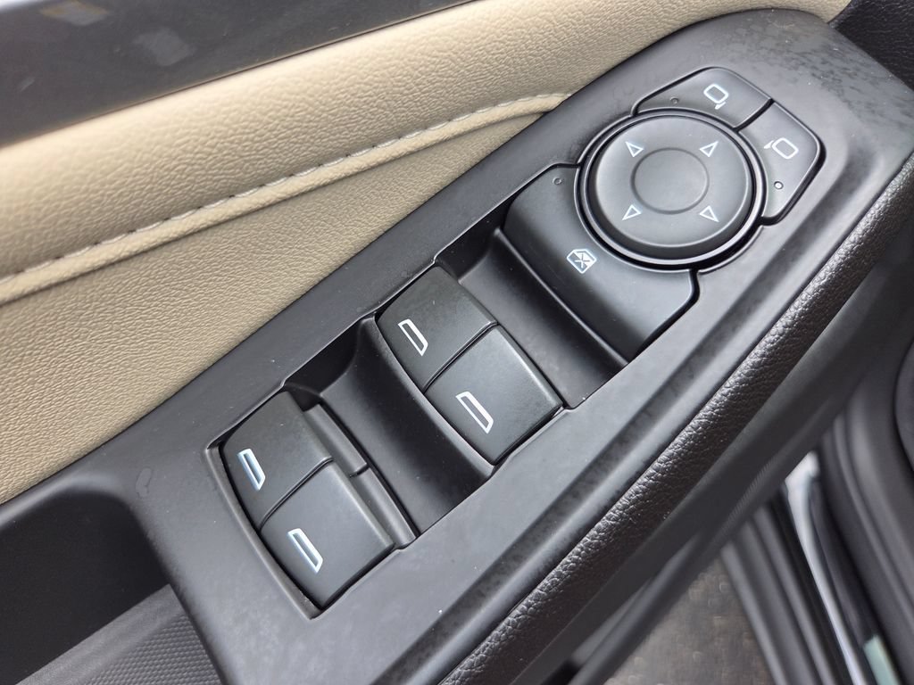 Used 2023 Chevrolet Traverse LS w/ Midnight/Sport Edition FWD image 29