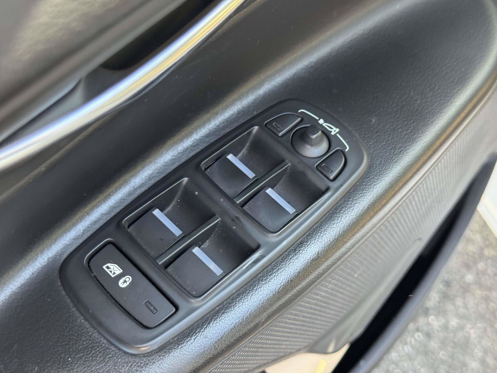 Used 2019 Jaguar XE Premium AWD/4WD image 14