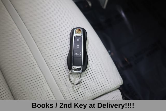 Used 2026 Porsche Cayenne AWD/4WD image 52
