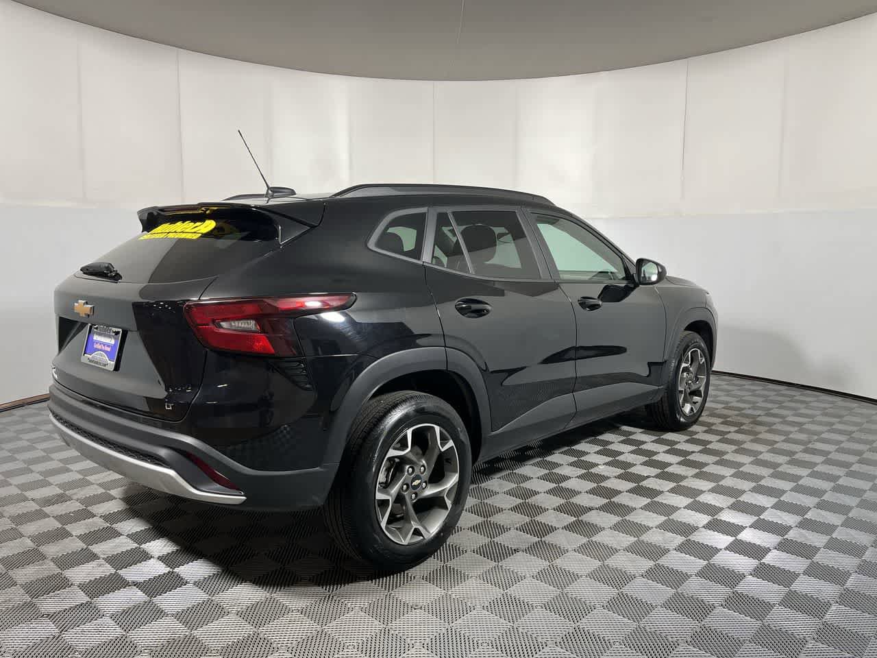 Used 2024 Chevrolet Trax LT image 8