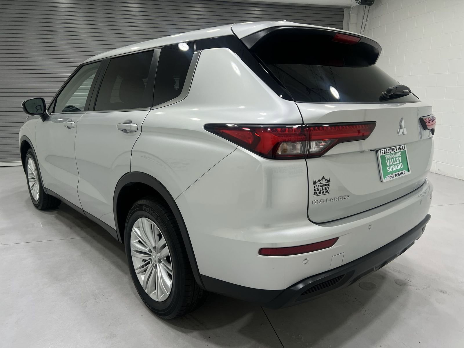 Used 2024 Mitsubishi Outlander ES image 6