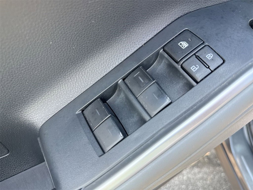 Used 2022 Toyota Highlander XLE image 13