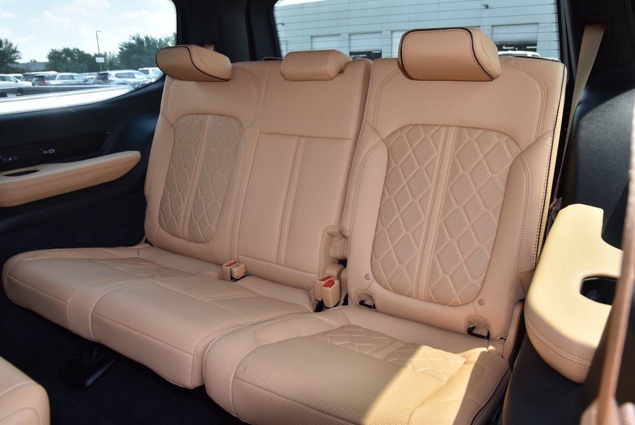 Used 2024 Jeep Grand Wagoneer Series III w/ Rear Seat Video Group 1 AWD/4WD image 12