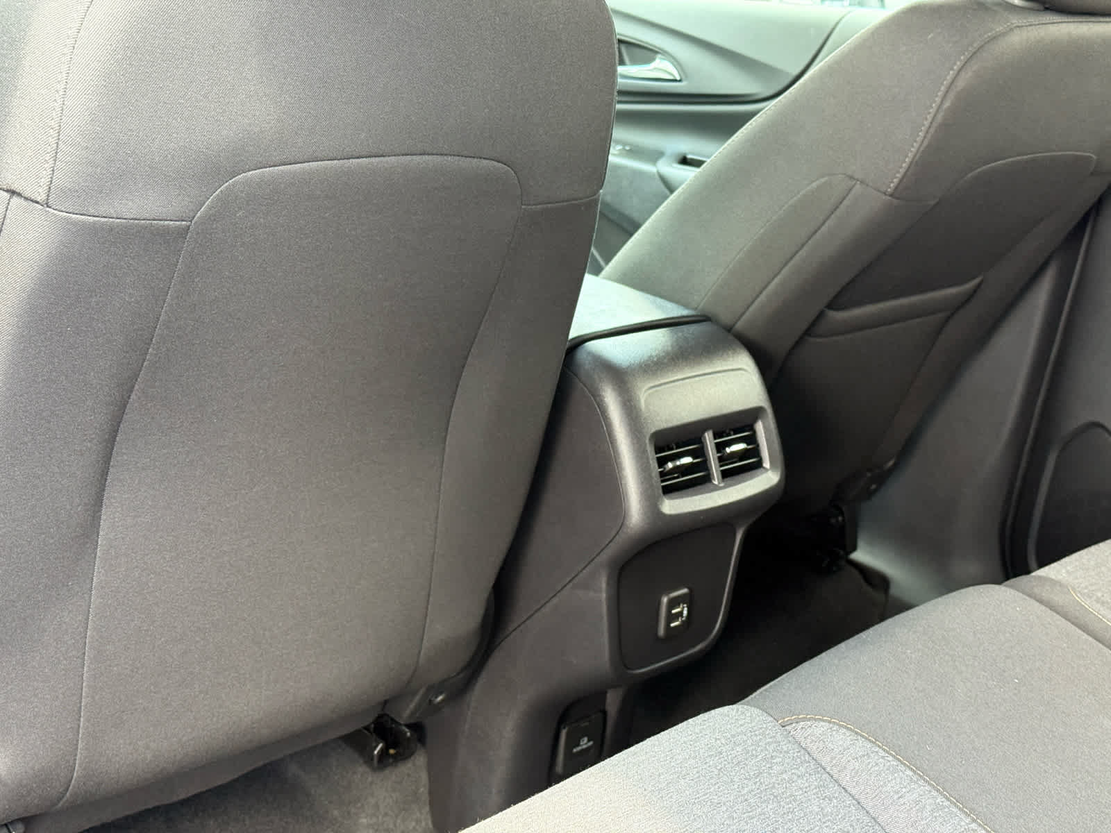 Used 2024 Chevrolet Equinox LT FWD image 26