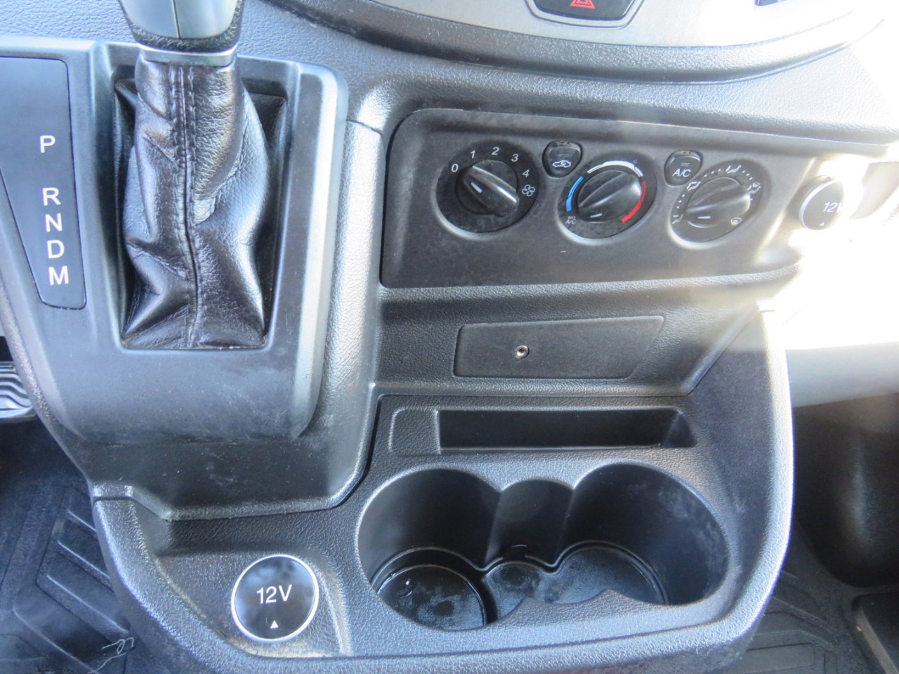 Used 2018 Ford Transit 350 148 Medium Roof image 17