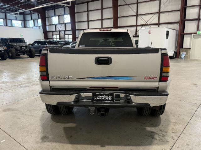Used 2005 GMC Sierra 3500 SLT w/ Heavy-Duty Power Package image 9