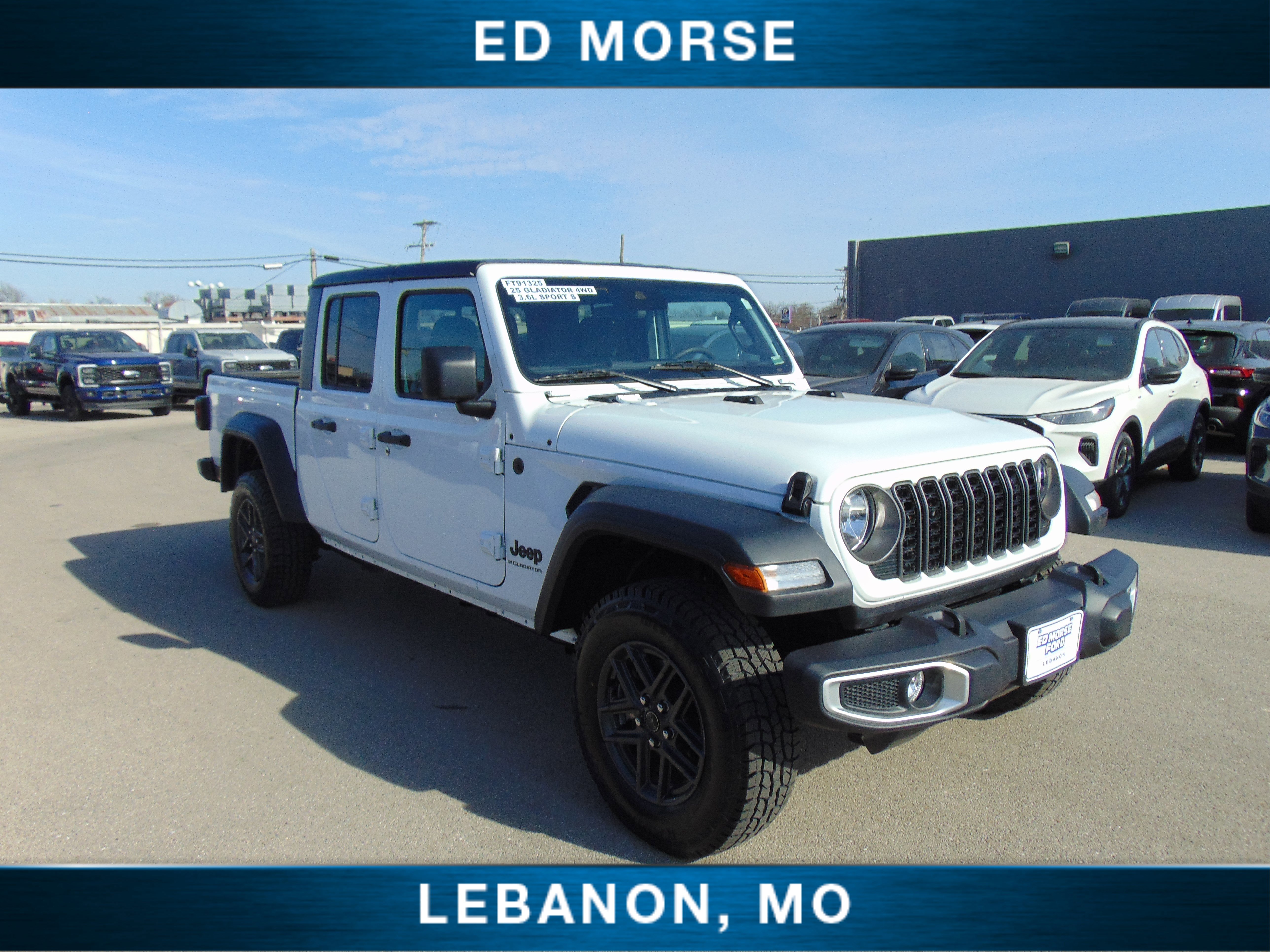 Used 2025 Jeep Gladiator Sport image 4