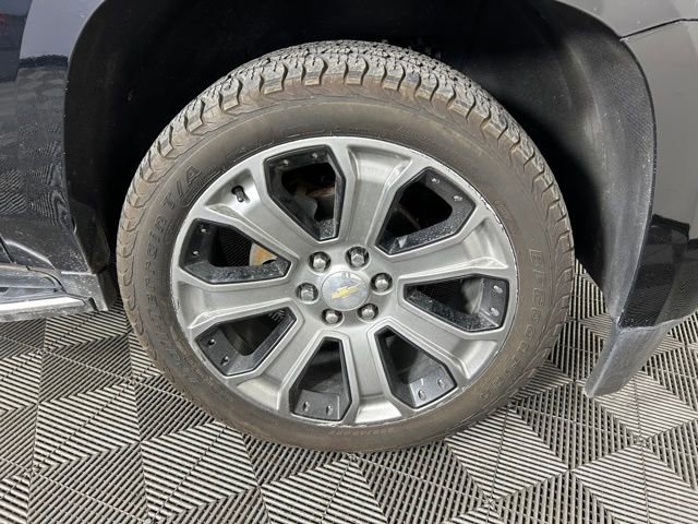 Used 2019 Chevrolet Suburban Premier image 6