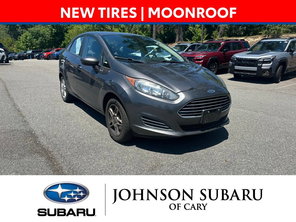 Used 2017 Ford Fiesta SE FWD image 1