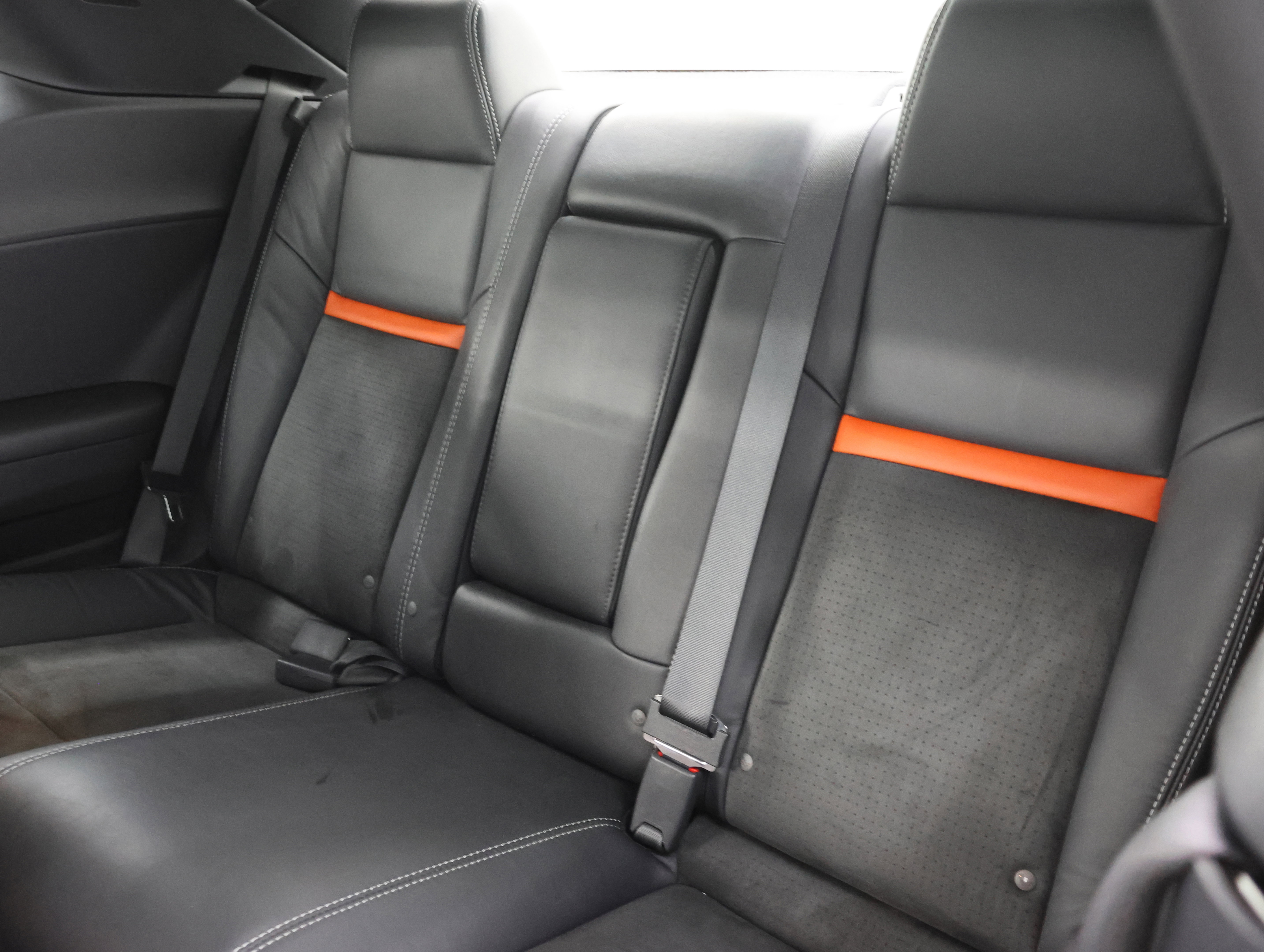 Used 2009 Dodge Challenger SRT8 w/ SRT Option Group II RWD image 9