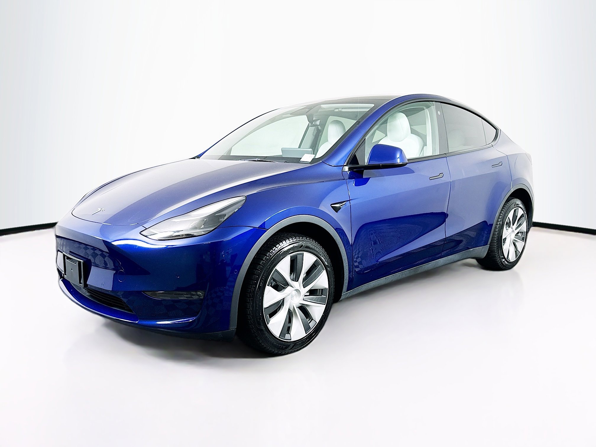 Used 2022 Tesla Model Y Long Range image 3