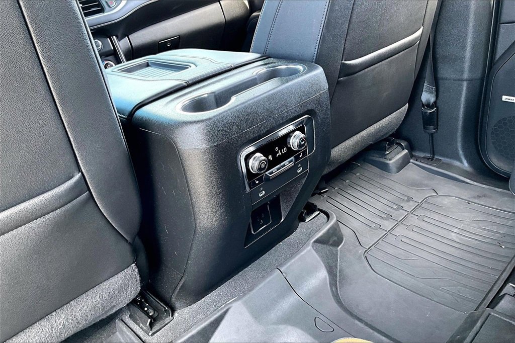 Used 2023 GMC Yukon AT4 image 25