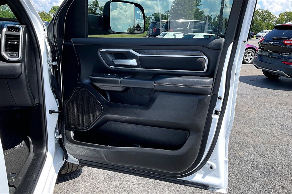 Used 2023 RAM 1500 Big Horn AWD/4WD image 30