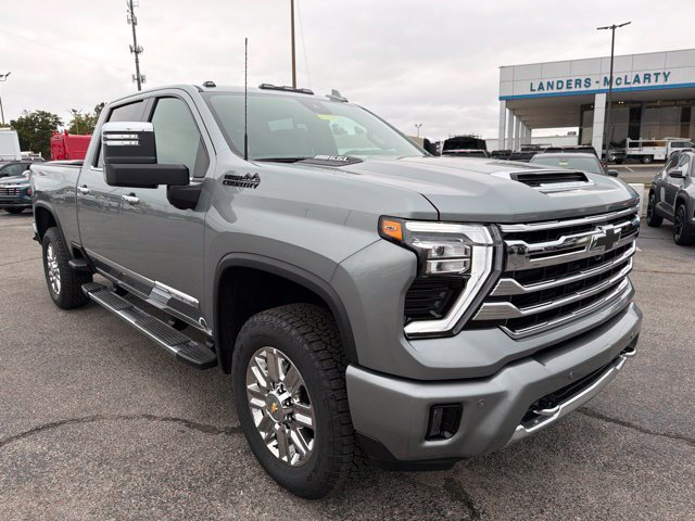 New 2026 Chevrolet Silverado 2500 High Country w/ LPO, Dark Essentials Package AWD/4WD image 1