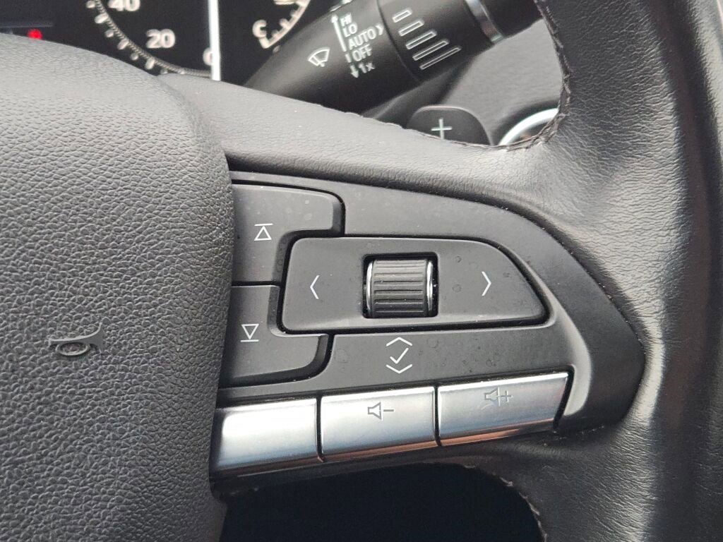 Used 2023 Cadillac XT4 Premium Luxury image 34