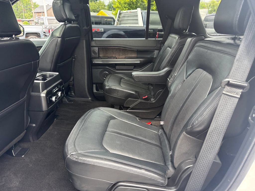 Used 2019 Ford Expedition Limited w/ Equipment Group 302A AWD/4WD image 27
