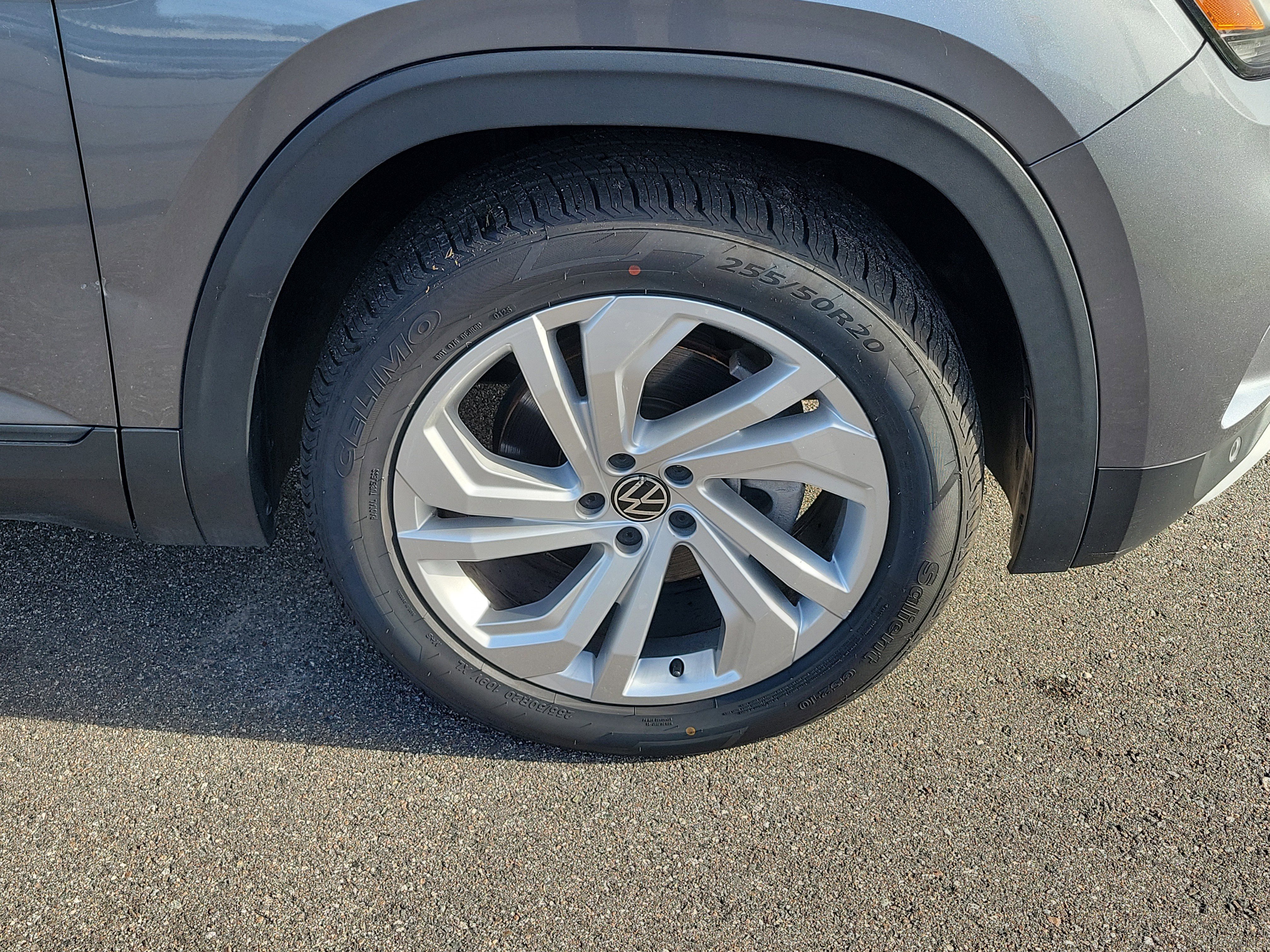 Used 2021 Volkswagen Atlas SE image 41