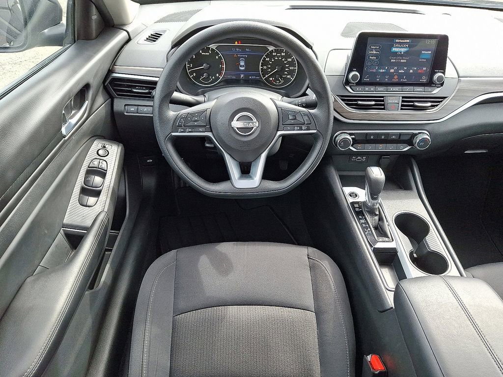 Used 2025 Nissan Altima 2.5 SV image 12