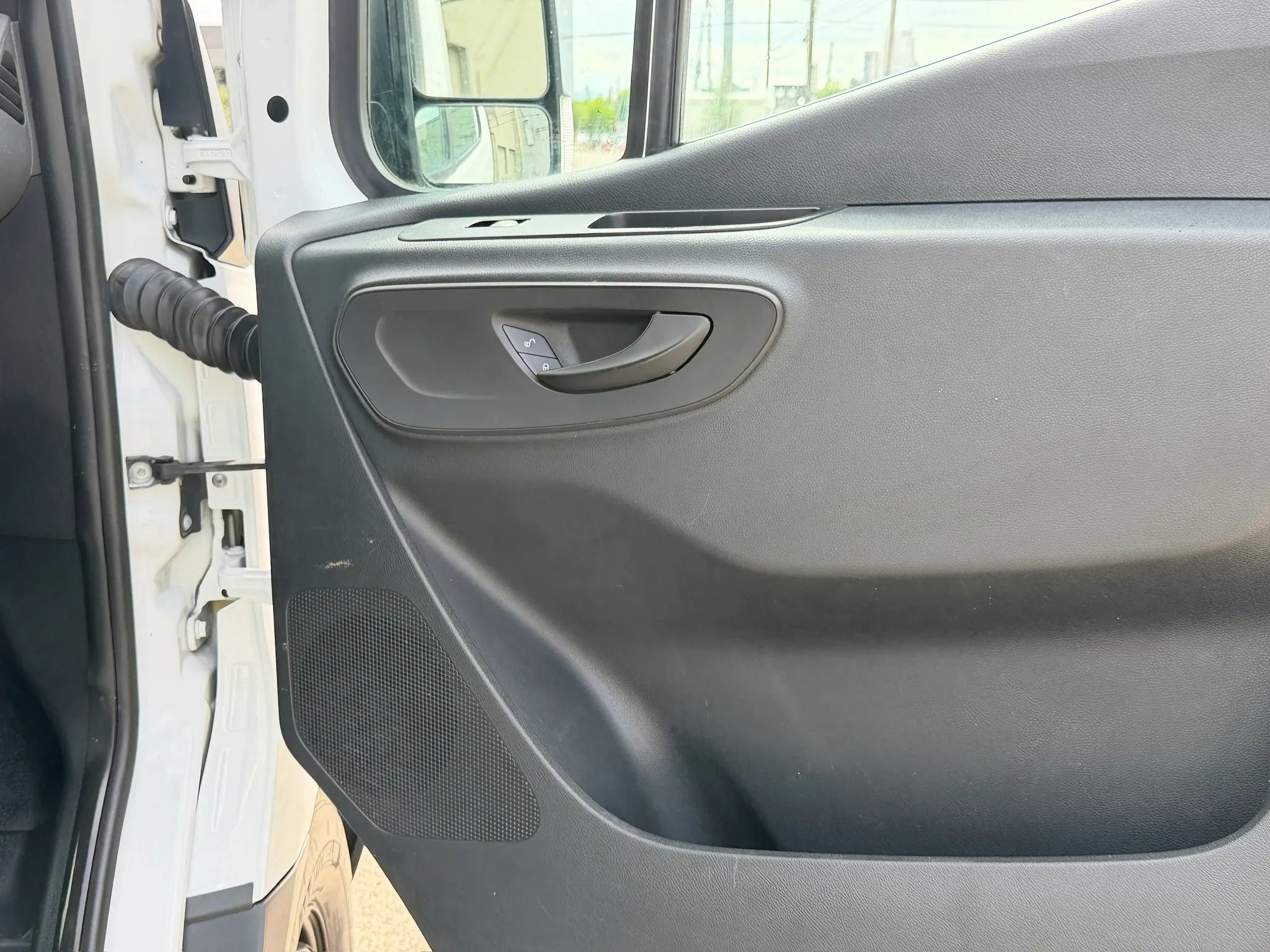 Used 2019 Mercedes-Benz Sprinter 170 Cargo image 11
