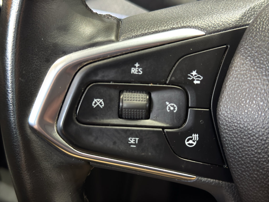 Used 2025 Chevrolet Trax ACTIV w/ Sunroof Package FWD image 21