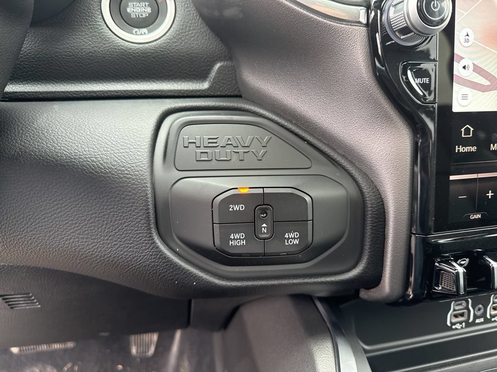 New 2026 RAM 2500 Laramie AWD/4WD image 16